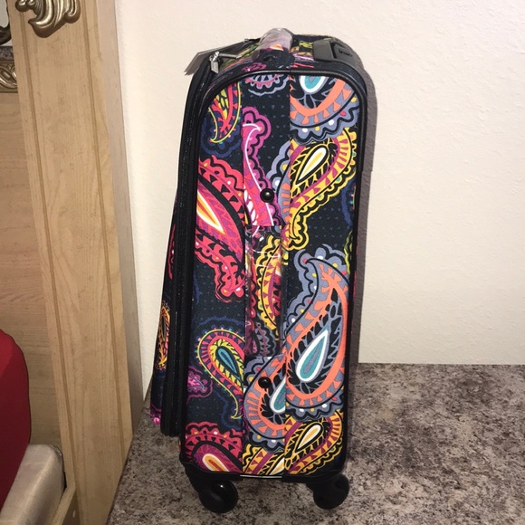 Vera Bradley Carry On - Picture 3 of 11